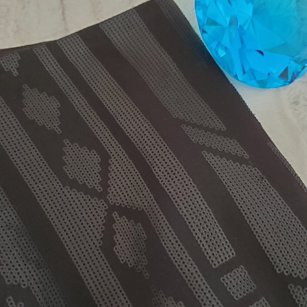H & M Black matte sequin mini skirt size 2 - Picture 8 of 8